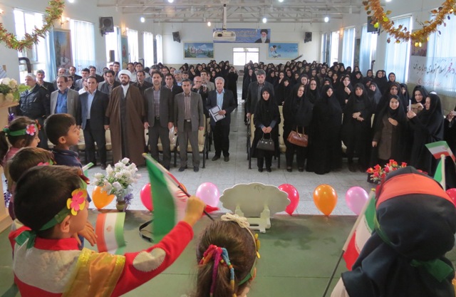 مراسم جشن انقلاب و ازدواج 21 نفر از نوعروسان تحت پوشش کمیته امداد امام .ر.ه برگزار شد+ تصاویر